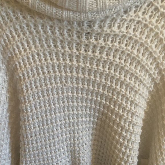 Express White Knit Turtleneck Jumper Chunky Sweater Long Sleeve Large NWT - Picture 10 of 11